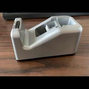 Scotch tape dispenser